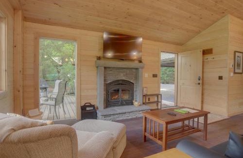 Welches House | River View Cabin - Meredith Lodging