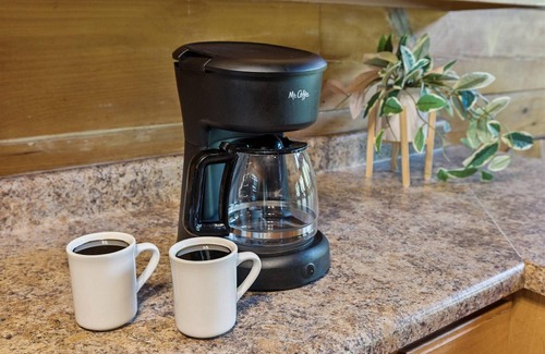 Sevierville Apartment | River View Dog Friendly Game Room w Hot Tub