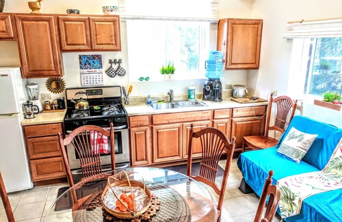 Pepeekeo Cabin | River View Family House with a Full Kitchen (No Cleaning Fee)