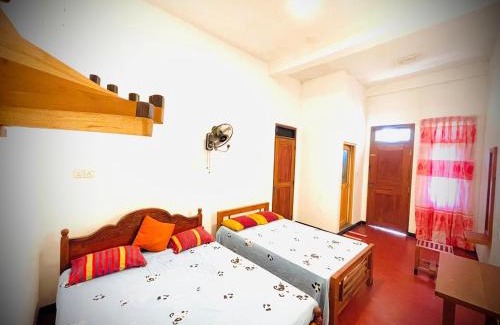Hali-Ela House | River view family rest