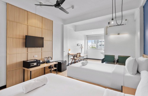 Talat Noi Hotel | River View Residence