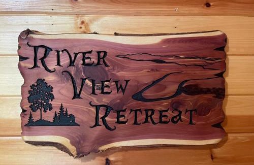 Boone House | River View Retreat