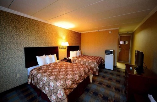 Somerset House | River-view Room, 2 Queen Beds with Jetted tub and Balcony
