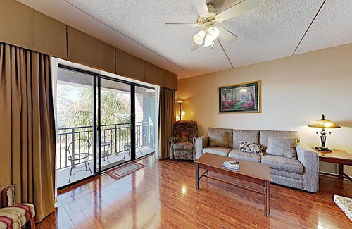 Wilmington Historic District Apartment | River View Suites 203 & 204