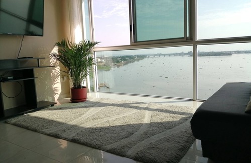 Las Penas Apartment | River View suites Puerto Santa Ana gye