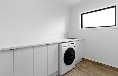 Hamilton North Other | River Vista - Hamilton Holiday Townhouse