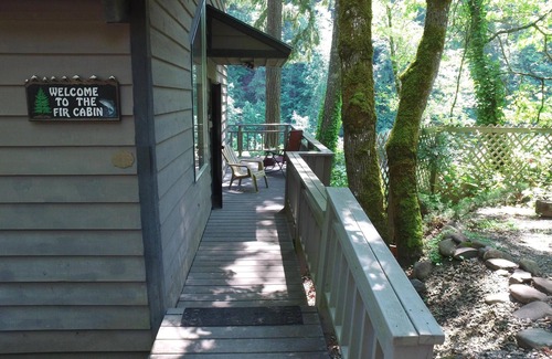 Roseburg House | River Vista Homes: Enjoy Swimming, Fishing, and Relaxation in Nature's Beauty
