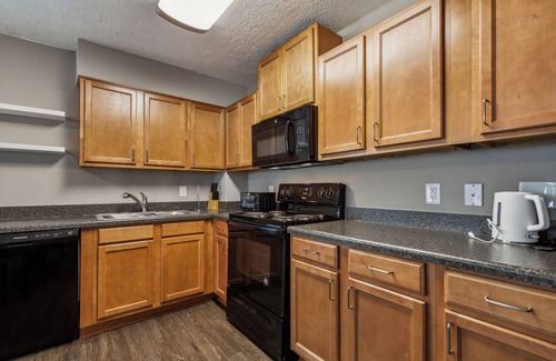Indianapolis Apartment | River West 211 I Beautiful Apt I Free Parking