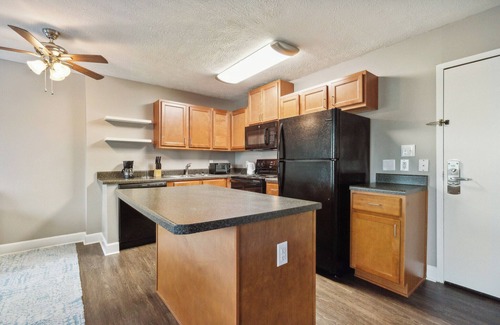 Indianapolis Apartment | River West 504 I Cozy & Spacious 1Bd Apt I Pool