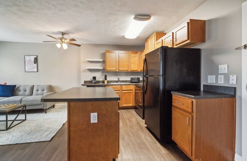 Indianapolis Apartment | River West 504 I Cozy & Spacious 1Bd Apt I Pool