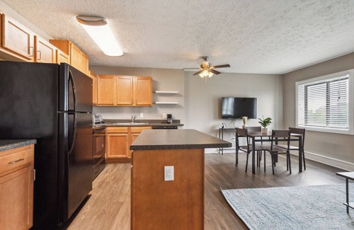 Indianapolis Apartment | River West 504 I Cozy & Spacious 1Bd Apt I Pool