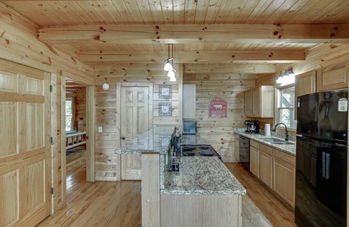 Cleveland Cabin | River Wilds- Spacious Cabin Great For Groups Near Helen, GA