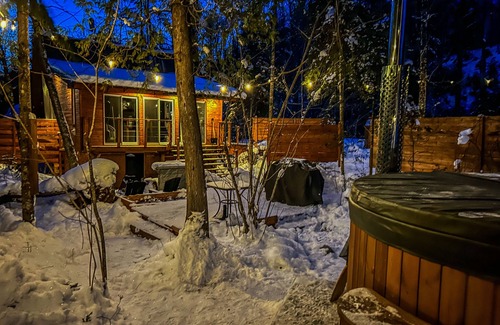 Sainte Rose du Nord House | River/Wooden hottub The Farmhouse in forest