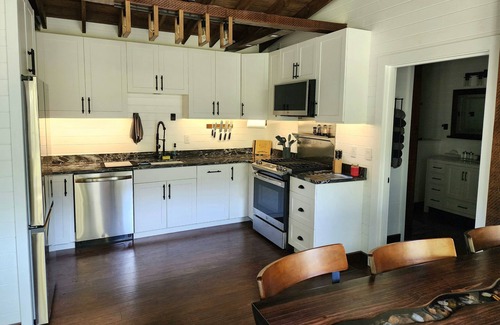 Del Rio Ski Chalet | River Zen Retreat in the Smoky Mountains