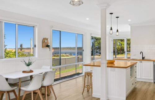 Shoalhaven Heads House | Riverbank Cottage & Studio