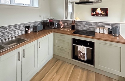 Broadford Cottage | Riverbank Cottage - UK44357