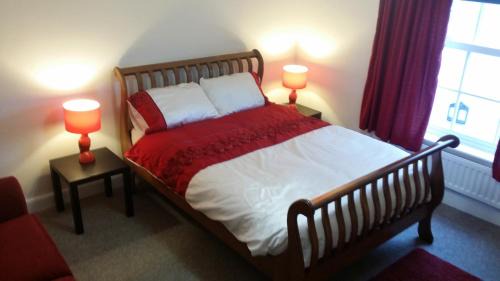 Tilney Fen End Bed & Breakfast | Riverbank Guest House