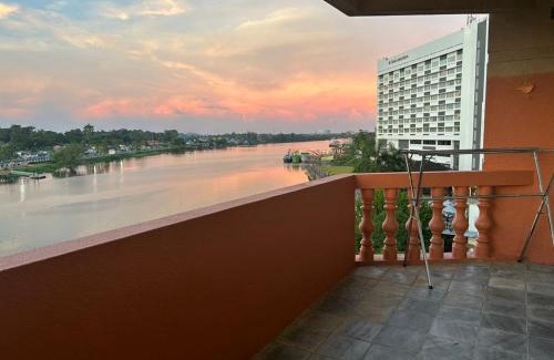Kampung Surabaya Apartment | Riverbank suites waterfront 507