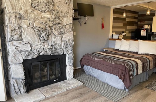 Red River Apartment | Riverbend 8 Efficiency