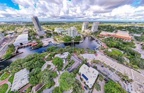 Riverwalk Fort Lauderdale Apartment | Riverbend by Lowkl