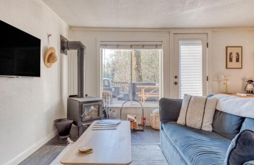 Zigzag House | Riverbend Cabin 1 - Lolo Bungalow