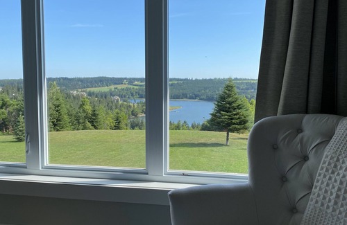 Granville House | Riverbend Escape - Waterfront Home.