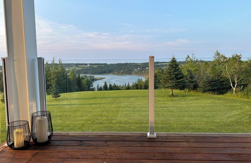 Granville House | Riverbend Escape - Waterfront Home.