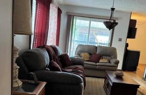 Leasburg House | Riverbend Getaway 134-Luxury & Comfort sleep 20+ nearby-swim, float, hike, relax