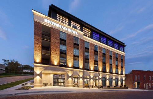 Ashtabula Hotel | Riverbend Hotel and Suites, Trademark Collection by Wyndham