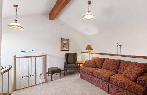 Four O'Clock Apartment | Riverbend Lodge 217 by Great Western Lodging