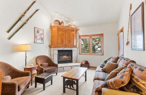 Four O'Clock Apartment | Riverbend Lodge 217 by Great Western Lodging