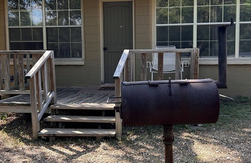 Concan Cabin | Riverbend on the Frio Cabin 5
