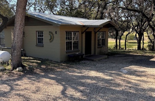 Concan Cabin | Riverbend on the Frio Cabin 6