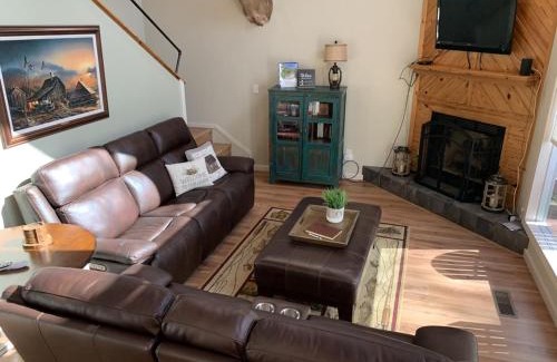 Pangburn House | Riverbend Serenity Cabins
