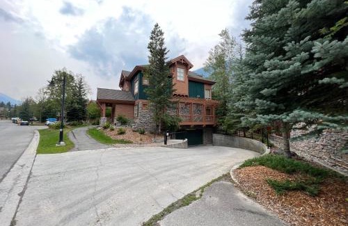 East Kootenay Apartment | Riverbend Townhomes by StayIn