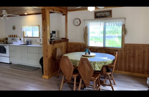 Ryerson Cottage | Riverbend Waterfront Cottage