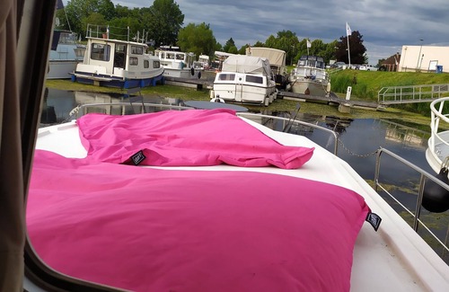 Seurre House | Riverboat with dockside terrace or navigation option WITHOUT PERMIT