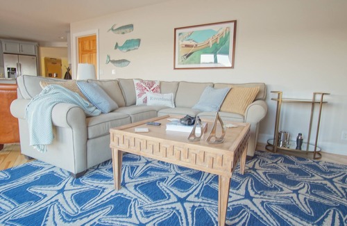 Douglas House | Riverdance, Hot Tub Open! Heated Pvt Pool open 5/9 to 10/6/25.