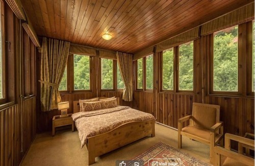 Mahandri Hotel | RiverEdge Luxury Resort