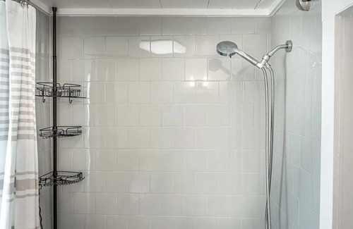 Greeneville Other | Riverfront 1800s Stagecoach Inn! Completely remodeled with 5 beds/5 baths