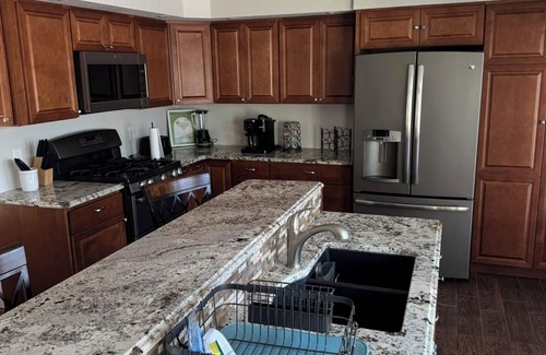 Dixon House | Riverfront 2 bedroom, 2 bathroom house with all the amenities