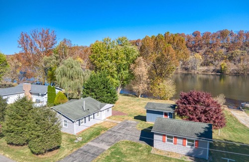 Belspring House | Riverfront 3 BD house, 20 minutes away from VT | All Amenities