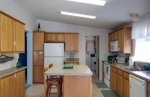 Sunland Estates House | Riverfront 3 bedroom with plenty of sun and fun!