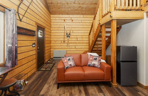 Houston Cabin | Riverfront, Authentic, Luxury Log Cabin-Bull Moose