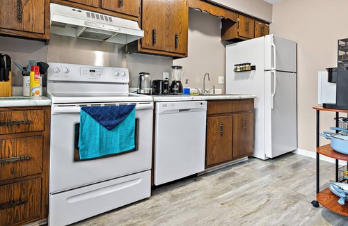 Yorkville House | Riverfront/Boating/Fishing/Relax/FreeWifi& Garage