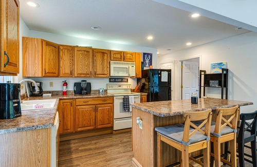 Rockfield House | Riverfront Brookston Retreat w/Deck & River Tubes