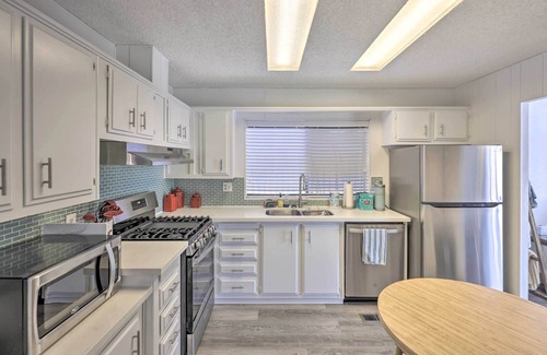 Holiday Shores House | Riverfront Bullhead City Home w/Private Dock