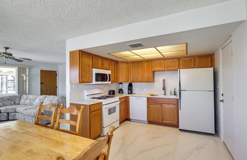 Bullhead City Villa | Riverfront Bullhead City Home w/Mountain Views!