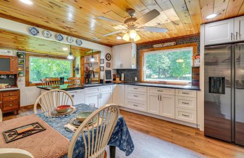 Townsend House | Riverfront Cabin - 6 Mi to Great Smoky Mtns NP!