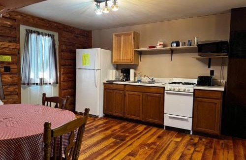 Crystal Falls House | Riverfront Cabin 8